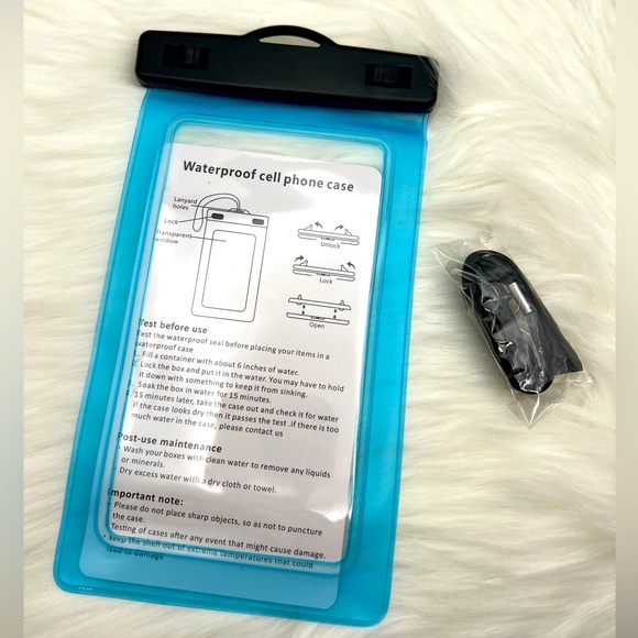 New Universal Waterproof Phone Case with Lanyard - Picture 2 of 7